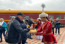 В Кыргызстан прибыли очередные турпоезда с туристами из Европы и США