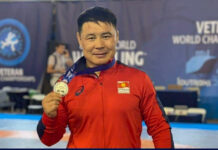 Депутат ЖК Тазабек Икрамов завоевал серебро на ЧМ по борьбе среди ветеранов в Греции