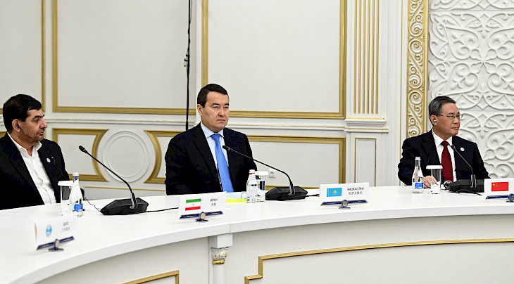 Садыр Жапаров встретился с главами делегаций, участвующими в заседании СГП ШОС 