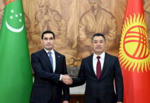 Садыр Жапаров провел переговоры с Сердаром Бердымухамедовым