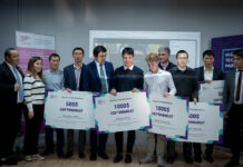 Кыргызстанских школьников поощрили крупными суммами за призовые места на международных олимпиадах