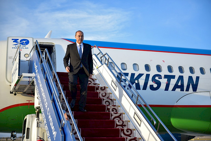 6538fe753b2c9 Премьер-министр Узбекистана Абдулла Арипов прибыл в Кыргызстан 
