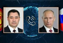 Садыр Жапаров поздравил Владимира Путина с днем рождения