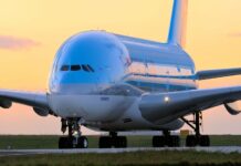 Кыргызстанским авиакомпаниям разрешили летать из России в другие страны