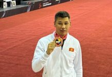 Каратист Адилет Шадыканов вышил в финал Азиатских игр