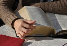 Возможно, в сельских школах закроются классы с русским языком обучения