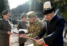 Президент открыл новый погранпост в отдаленной местности Тюпского района