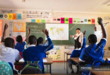 В Африке у 106 девушек парализовало ноги из-за неизвестной болезни