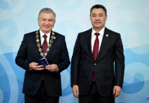 Президент Узбекистана Шавкат Мирзиёев награжден Почетным знаком СНГ