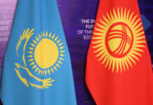 Президенты Кыргызстана и Казахстана обсудят проблемы с грузами на границе