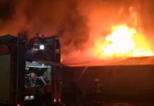 В ночном клубе Испании произошел пожар. Погибли по меньшей мере 13 человек. видео