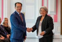 Кыргызстандын элчиси Канаданын генерал-губернаторуна ишеним грамотасын тапшырды