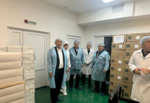 Глава Минздрава обсудил с фармзаводом увеличение выпуска лекарств для поставок в госбольницы и госаптеки