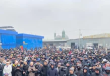 Торговцы рынков «Дордой», «Мадина» и «Орто-Сай» сегодня вышли на митинги