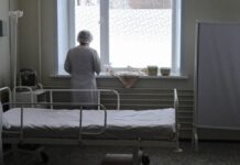 Сэндвич жеген.Жалал-Абадда тамакка ууланган окуучу кыз көз жумду