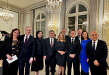 Садыр и Айгуль Жапаровы на приеме у президента Франции в Париже