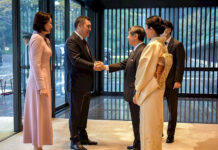 Садыр Жапаров прибыл в Императорский дворец в Токио