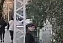 В Бишкеке мужчина на улице домогался школьницы. Его разыскивают