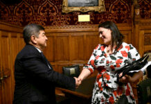 Акылбек Жапаров встретился с председателем Комитета по иностранным делам парламента Великобритании Алисией Кернс