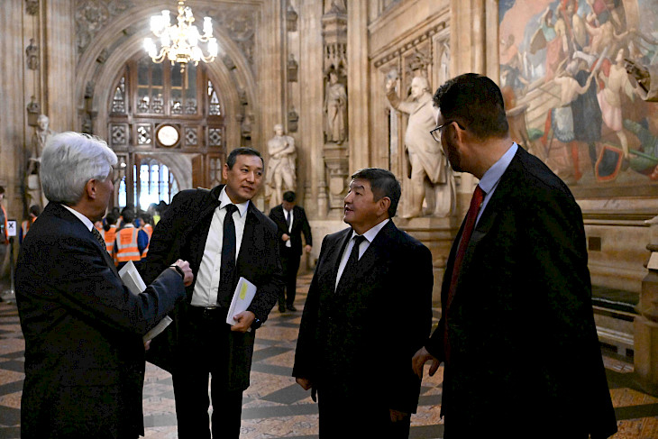 Акылбек Жапаров встретился с председателем Комитета по иностранным делам парламента Великобритании Алисией Кернс 