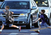 В «Беги или умри». ГУОБДД просит родителей провести беседу с детьми из-за опасной игры