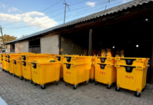 Для Бишкека закупили 530 новых мусорных контейнеров. У каждого района свой цвет