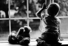 В Кыргызстане предложили назначать накопительное пособие для сирот