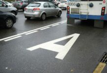 В Бишкеке частным авто разрешили ездить зимой по автобусной полосе с 20:00 до 08:00