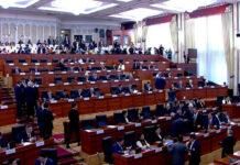 Депутаты предлагают хоронить бедных бесплатно. Надо 800 миллионов сомов в год