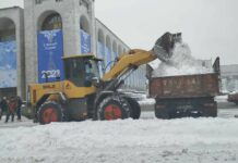 Мэрия Бишкека закупит снегоуборочную технику на 125 миллионов сомов