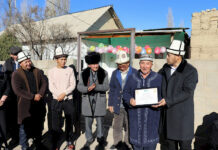 Таласта жергиликтүү тургундар майыптыгы бар жаранга үй куруп беришти