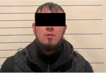 Мужчина расплатился за iPhone 15 фальшивыми долларами. И не один раз