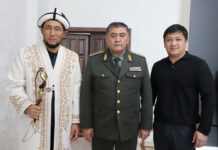 Камчыбек Ташиев UFC мушкери Мыктыбек Оролбай уулу менен жолугушту