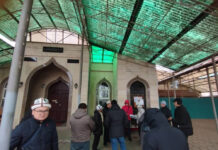 В Бишкеке после рейда опечатали две мечети и церковь