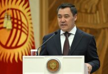 Садыр Жапаров: До конца года ожидается увеличить сумму таможенных платежей до 111 млрд сомов, что станет рекордным показателем сбора за все годы