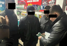 ГКНБ: При получении взятки задержан главбух Кара-Сууской райадминистрации