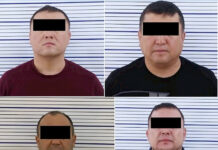 ГКНБ задержал налоговиков за поборы с торговцев Кара-Сууского рынка