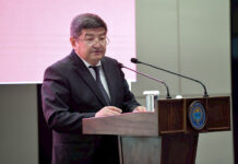 Акылбек Жапаров: Билим берүү тармагында активдүү санариптештирүү саясаты башталды