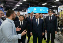 Министрлер кабинетинин башчысы бир күндүк иш сапары менен Москвада болду