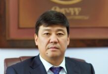 У Бакыта Торобаева новая должность. Теперь он еще и глава Минсельхоза