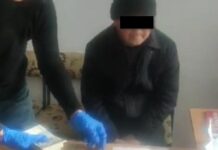 Ак-Сууда чиновник ИИМ кызматкерине 320 миң сом пара берүүгө аракет кылган