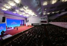 Второй Народный курултай продолжает свою работу в Бишкеке