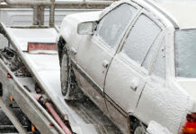 Бишкекте карды тазалоого тоскоол болгон унаалар эвакуацияланат