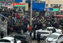 Бишкекте Аламедин базарынын сатуучулары дагы митингге чыгышты