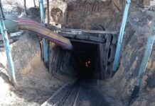 Под завалами в шахте Сулюкты остались два человека. Их спасли