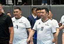 Президент предложил Камчыбеку Ташиеву возглавить Федерацию футбола Кыргызстана