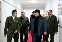 Садыр Жапаров открыл обновленное здание Управления ГКНБ в Иссык-Кульской области