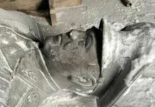 В столице Казахстана демонтировали памятник Нурсултану Назарбаеву