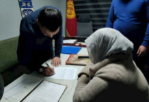 В Оше в садике проводили религиозные уроки, директор пыталась дать взятку милиции