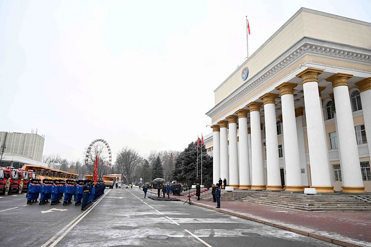 65b9e26b79065 thumb Бишкекте Өзгөчө кырдаалдар министрлигине техникалар тапшырылды 